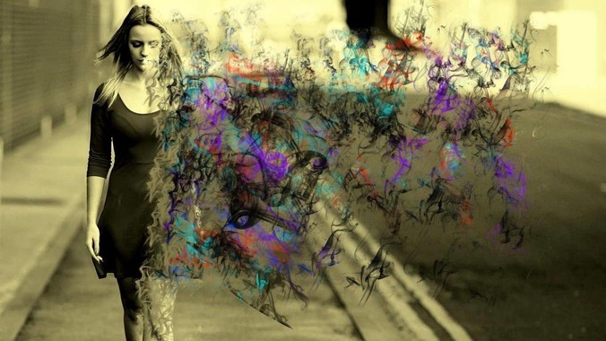 一名女子在杭州万象城遭挟持被捅 20 多刀，隆胸***体救了一命，这反映出哪些公安系统的问题？